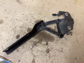 bontott VW PASSAT B6 Motorháztető Jobb Zsanér