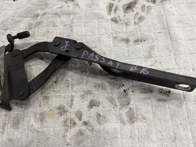 bontott VW PASSAT B6 Motorháztető Jobb Zsanér