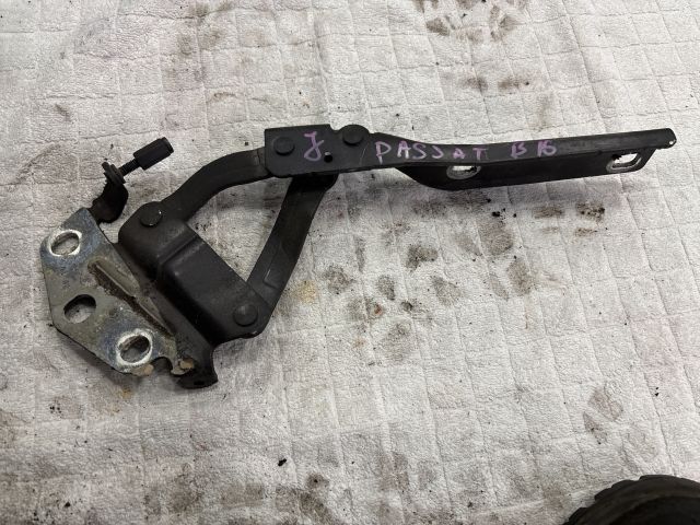 bontott VW PASSAT B6 Motorháztető Jobb Zsanér