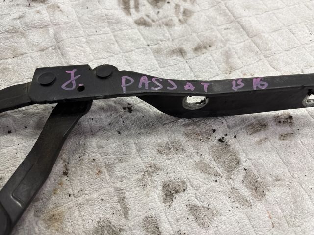 bontott VW PASSAT B6 Motorháztető Jobb Zsanér