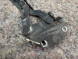 bontott VW PASSAT B6 Motorháztető Jobb Zsanér