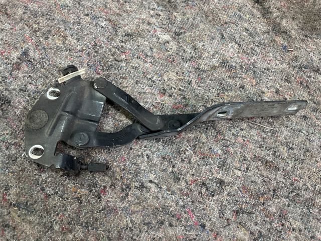 bontott VW PASSAT B6 Motorháztető Jobb Zsanér