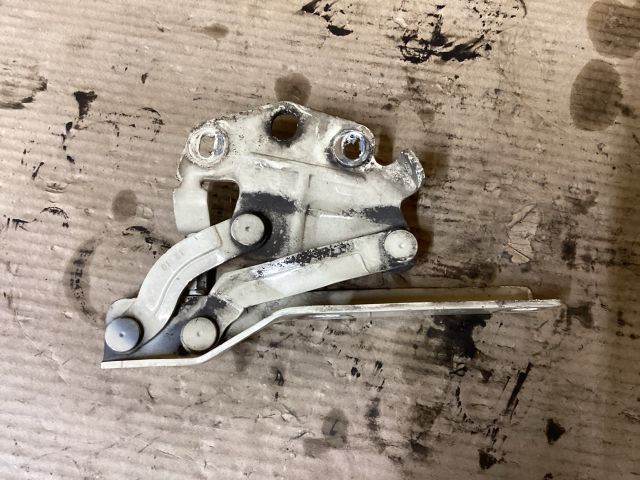 bontott VW PASSAT B6 Motorháztető Jobb Zsanér