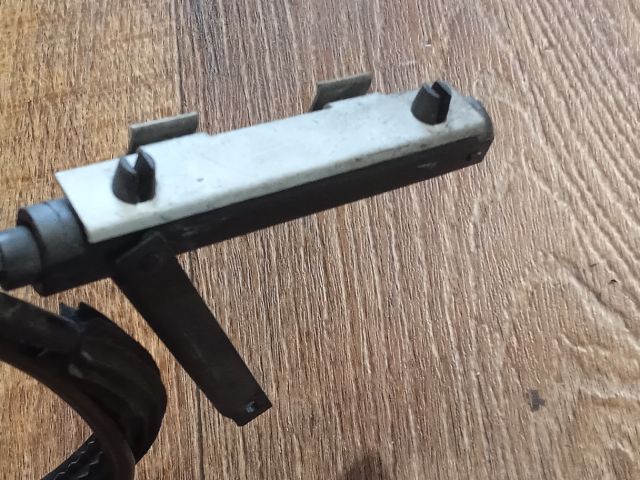 bontott VW PASSAT B6 Motorháztető Nyitó Bowden