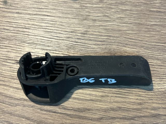 bontott VW PASSAT B6 Motorháztető Nyitó Kar / Gomb