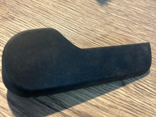 bontott VW PASSAT B6 Motorháztető Nyitó Kar / Gomb