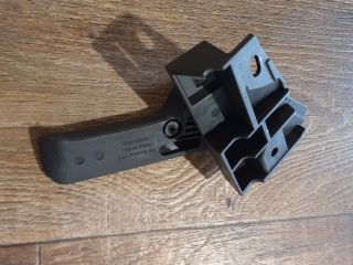 bontott VW PASSAT B6 Motorháztető Nyitó Kar / Gomb