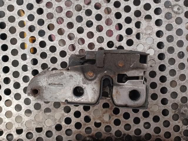 bontott VW PASSAT B6 Motorháztető Zárszerkezet