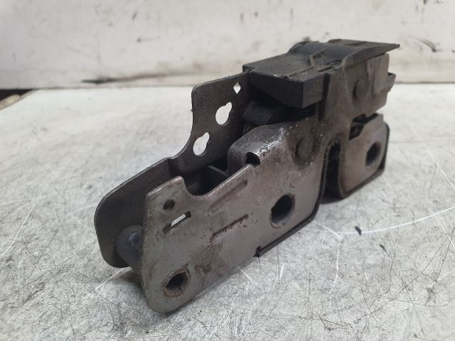 bontott VW PASSAT B6 Motorháztető Zárszerkezet