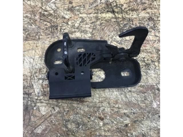 bontott VW PASSAT B6 Motorháztető Zárszerkezet