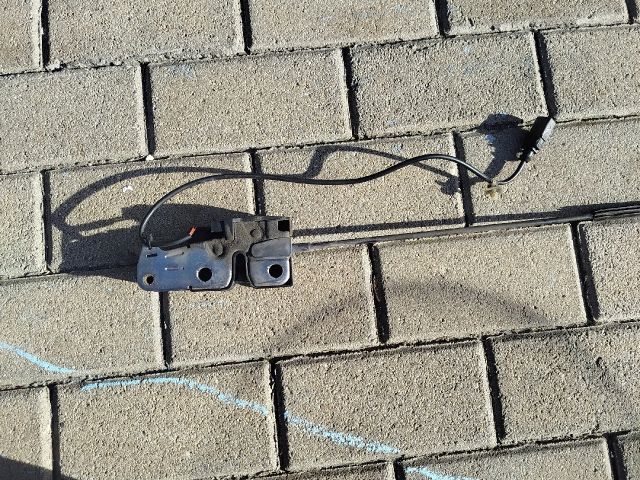 bontott VW PASSAT B6 Motorháztető Zárszerkezet