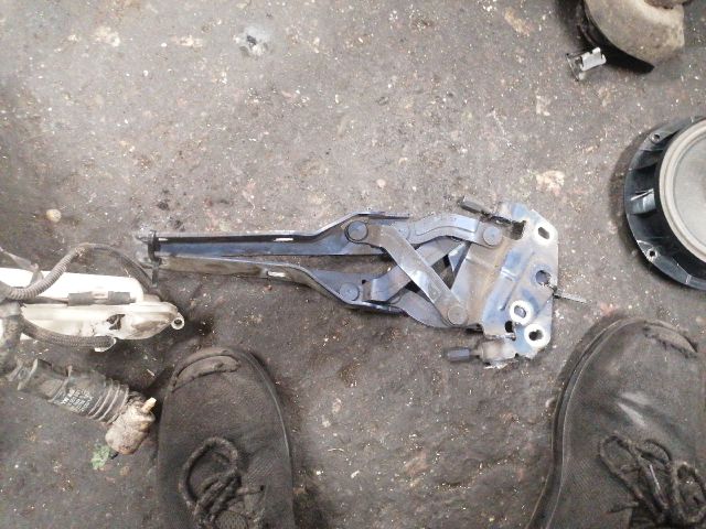 bontott VW PASSAT B6 Motorháztető Zsanér Pár