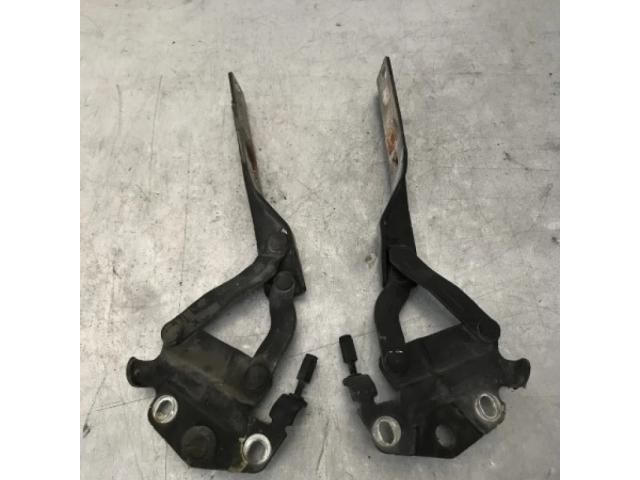 bontott VW PASSAT B6 Motorháztető Zsanér Pár