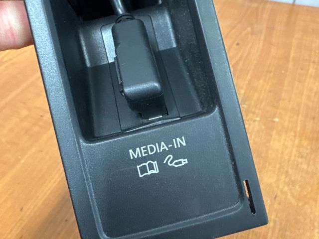 bontott VW PASSAT B6 Multimédia Vezérlő