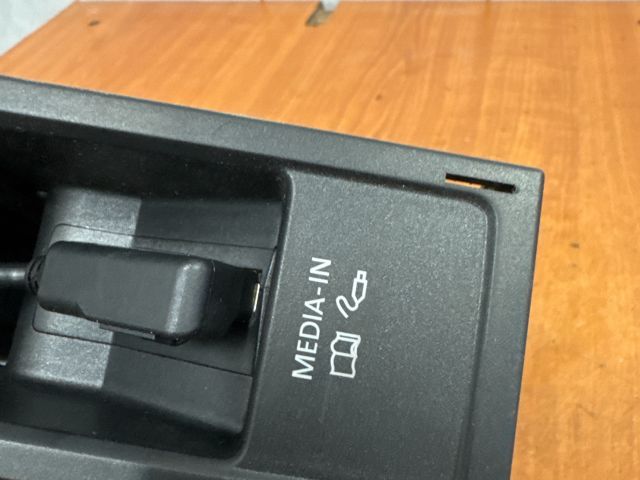 bontott VW PASSAT B6 Multimédia Vezérlő