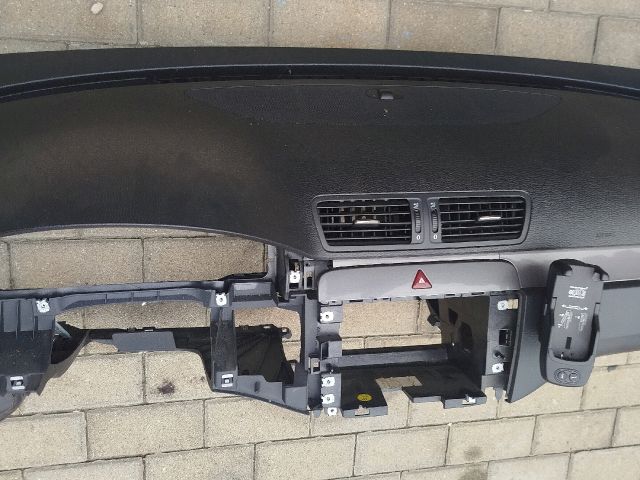 bontott VW PASSAT B6 Műszerfal Héj
