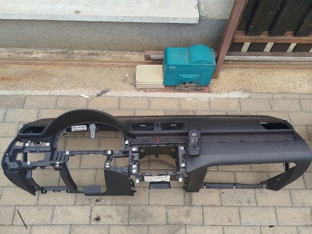 bontott VW PASSAT B6 Műszerfal Héj