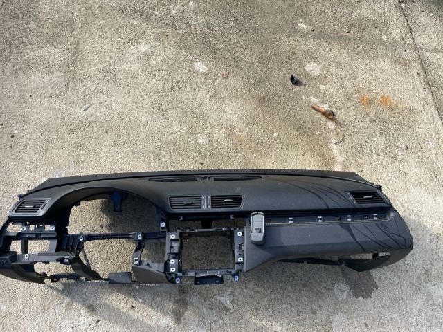 bontott VW PASSAT B6 Műszerfal Héj