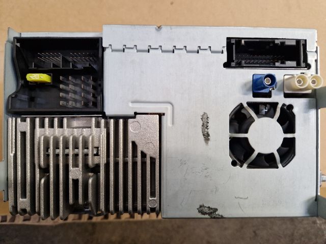 bontott VW PASSAT B6 Navigációs Fejegység