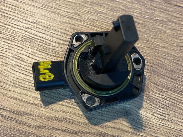 bontott VW PASSAT B6 Olajszint Jeladó