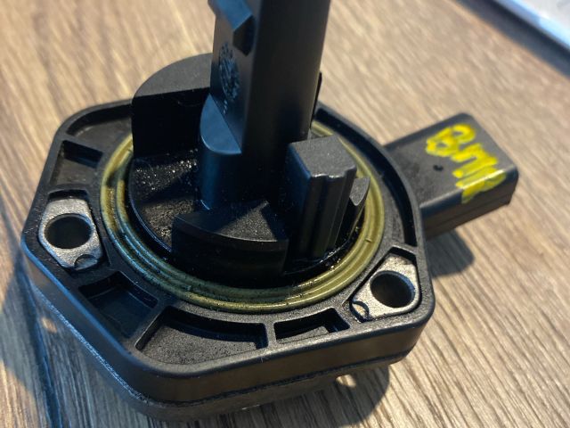 bontott VW PASSAT B6 Olajszint Jeladó