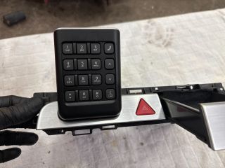 bontott VW PASSAT B6 Pohártartó