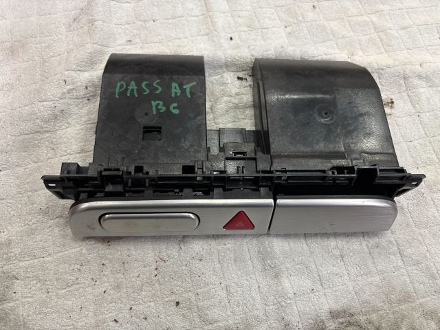 bontott VW PASSAT B6 Pohártartó