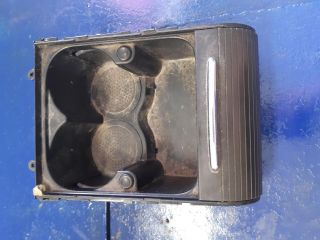 bontott VW PASSAT B6 Pohártartó