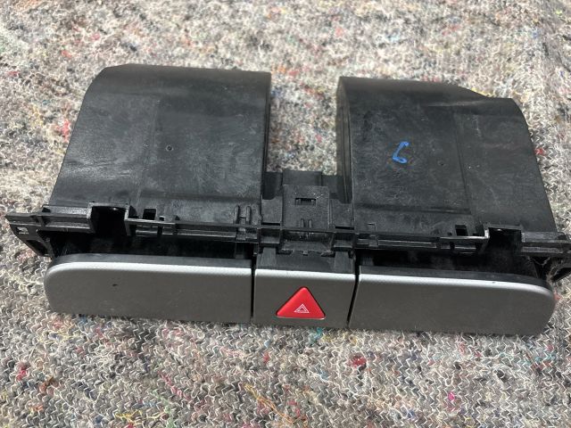 bontott VW PASSAT B6 Pohártartó