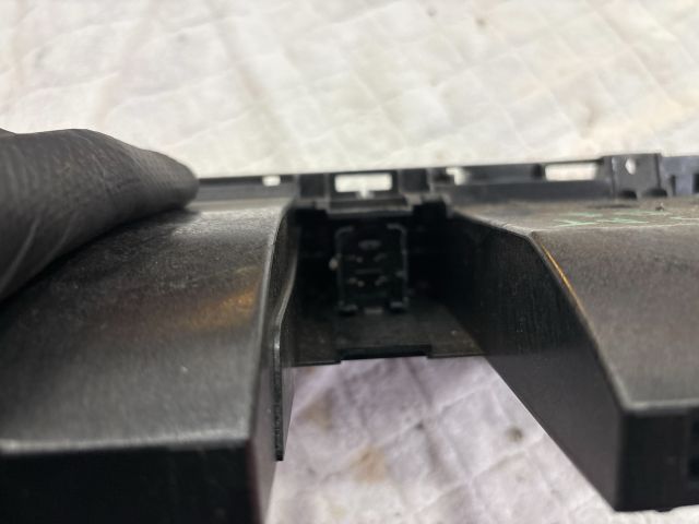 bontott VW PASSAT B6 Pohártartó