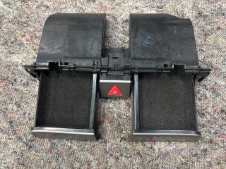 bontott VW PASSAT B6 Pohártartó