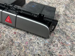 bontott VW PASSAT B6 Pohártartó