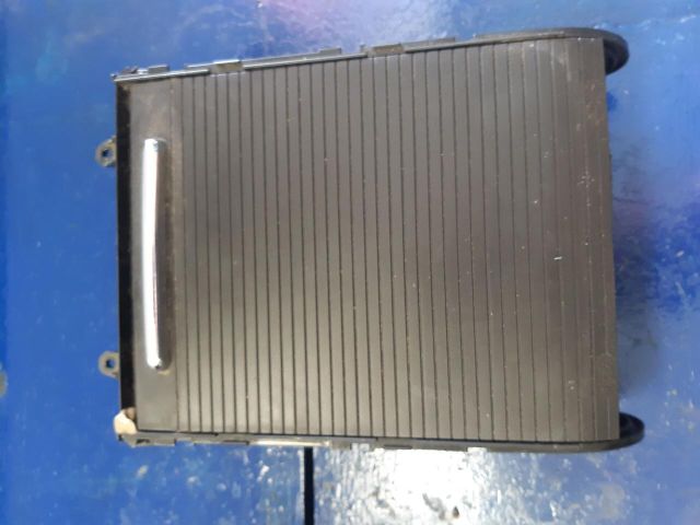 bontott VW PASSAT B6 Pohártartó