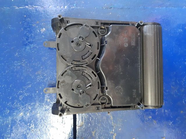 bontott VW PASSAT B6 Pohártartó