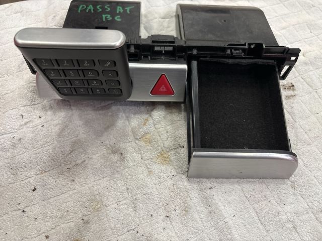 bontott VW PASSAT B6 Pohártartó