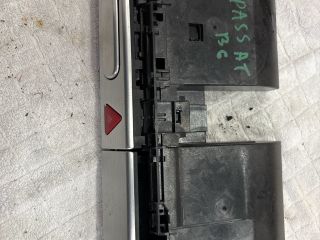 bontott VW PASSAT B6 Pohártartó