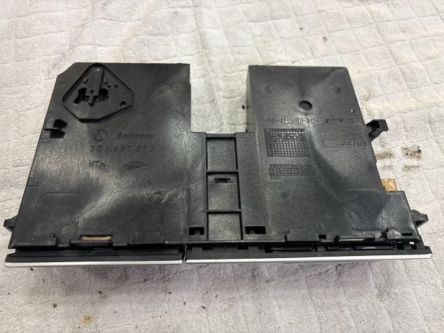 bontott VW PASSAT B6 Pohártartó