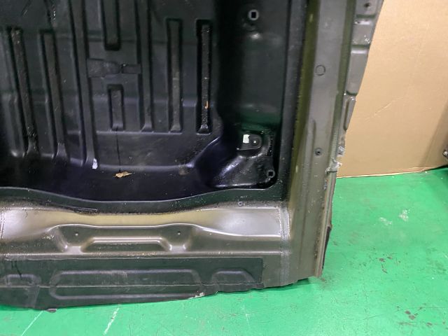 bontott VW PASSAT B6 Pótkerék Tartó Fenéklemez