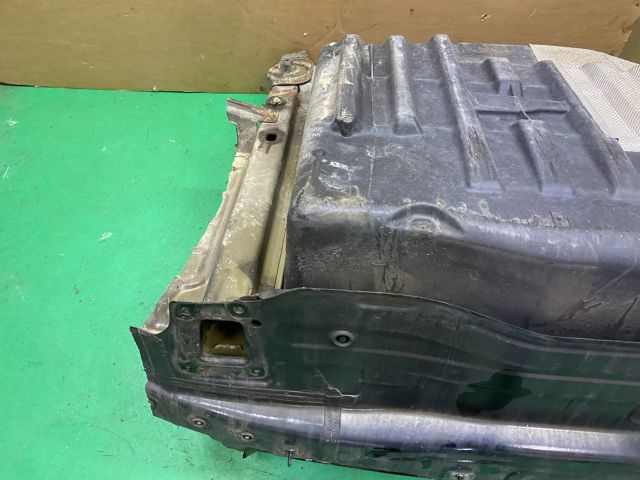 bontott VW PASSAT B6 Pótkerék Tartó Fenéklemez