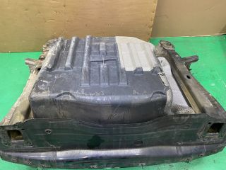 bontott VW PASSAT B6 Pótkerék Tartó Fenéklemez