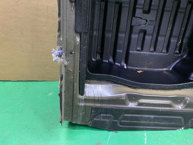 bontott VW PASSAT B6 Pótkerék Tartó Fenéklemez