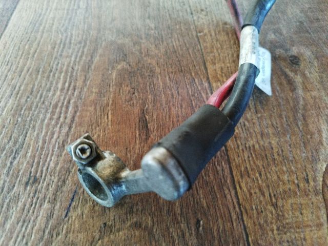 bontott VW PASSAT B6 Pozitív Kábel