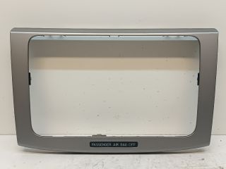 bontott VW PASSAT B6 Rádió / CD Keret