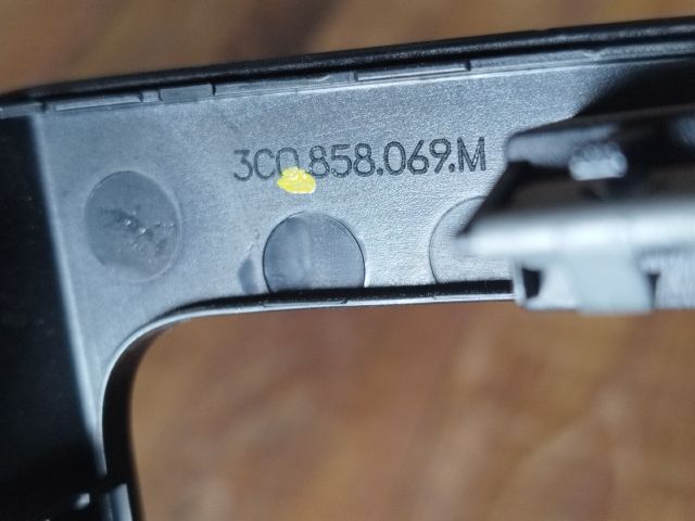 bontott VW PASSAT B6 Rádió / CD Keret