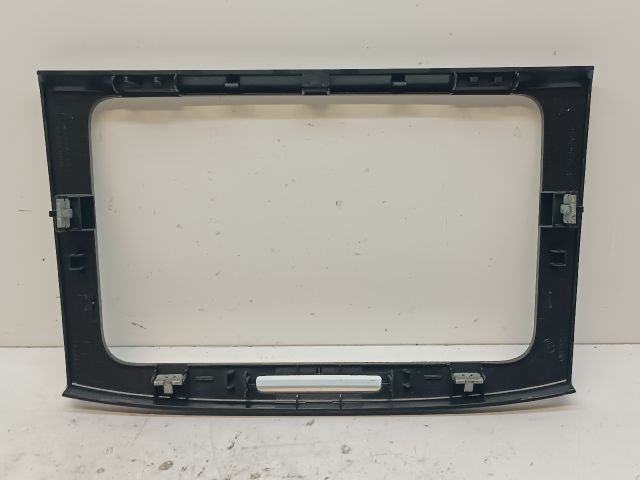 bontott VW PASSAT B6 Rádió / CD Keret