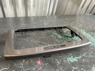 bontott VW PASSAT B6 Rádió / CD Keret