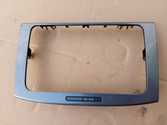 bontott VW PASSAT B6 Rádió / CD Keret