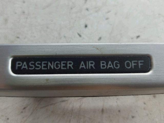 bontott VW PASSAT B6 Rádió / CD Keret