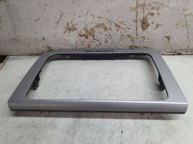 bontott VW PASSAT B6 Rádió / CD Keret