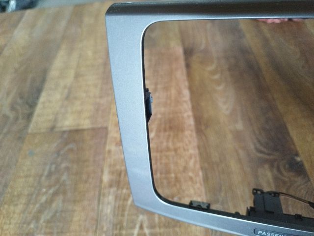 bontott VW PASSAT B6 Rádió / CD Keret